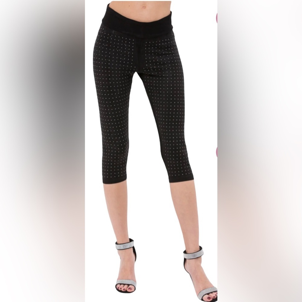 NWT Vocal Studded Capri Leggings Size Small